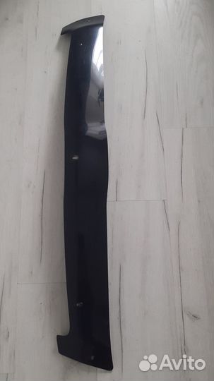 Дефлектор капота