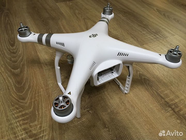 Квадрокоптер DJI Phantom 3 Advanced