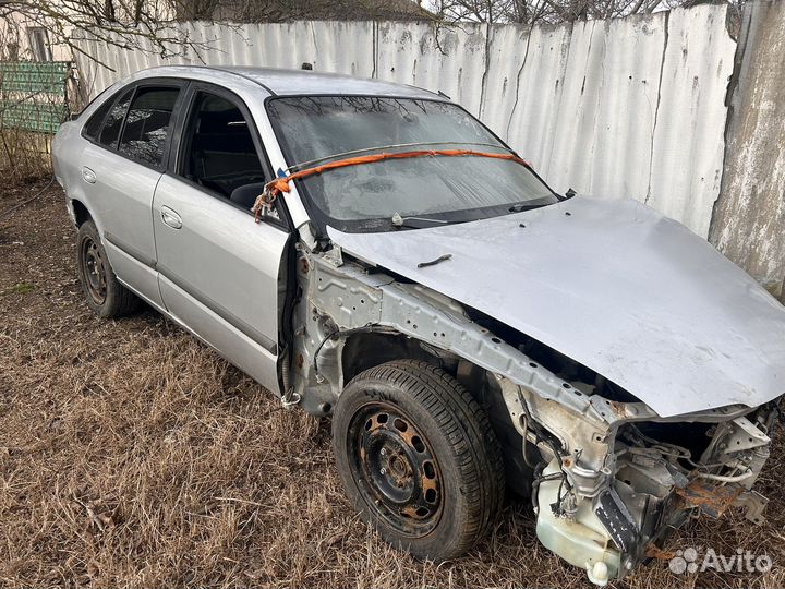 Mazda 626 1.8 MT, 1998, битый, 200000км