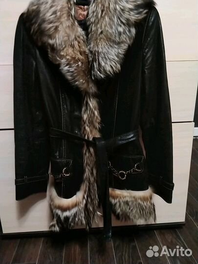 Куртка кожаная с мехом волка