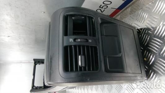 Подлокотник центральный volkswagen passat B6 (XEA2