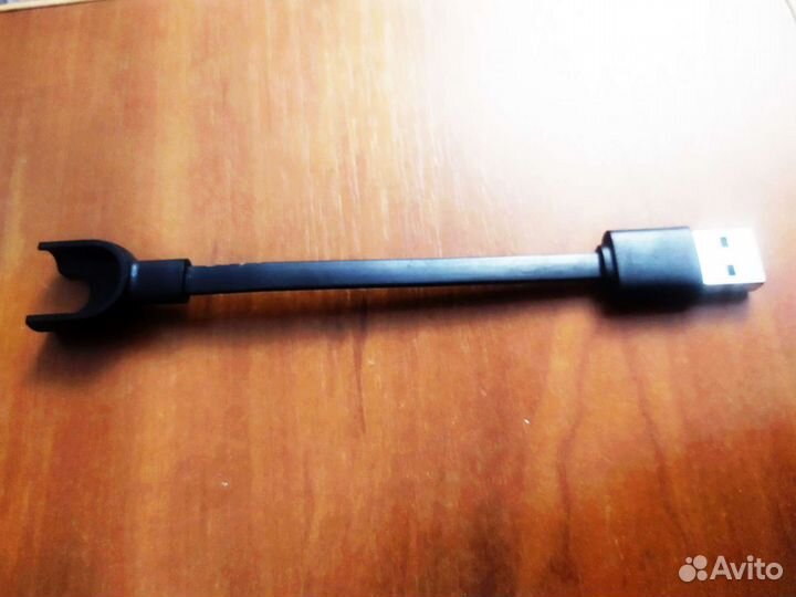 Зарядное устройство на фитнес-браслет mi band 3