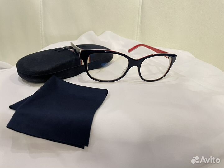 Очки Tommy Hilfiger