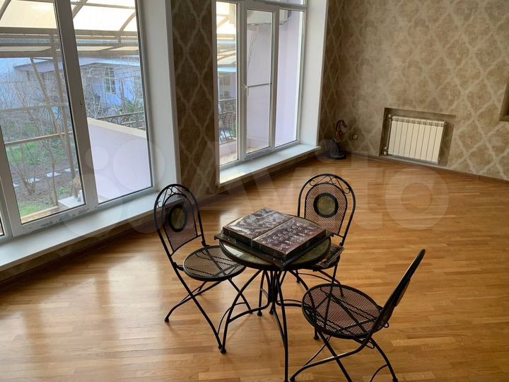 Дом 334 м² на участке 4 сот.