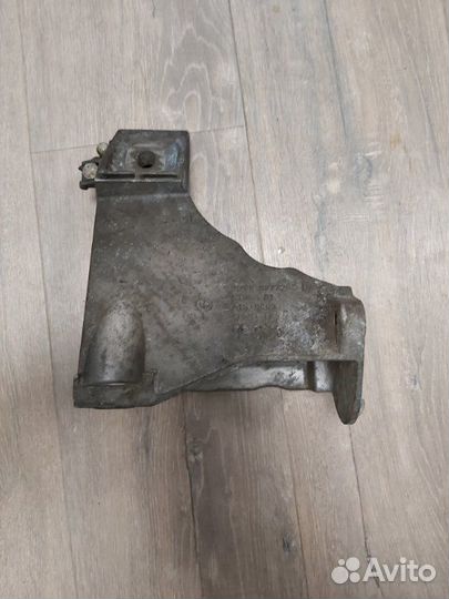 Кронштейн двигателя Bmw X5 4.8I E70 N62N 4.8I 2008