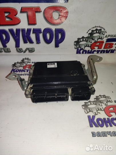 Блок управления двигателем Toyota Prius хэтчбек