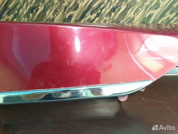 Накладка двери багажника Lexus Ct200H