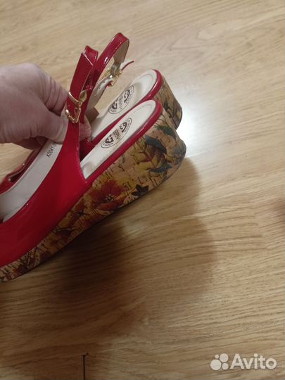 Летняя женская обувь