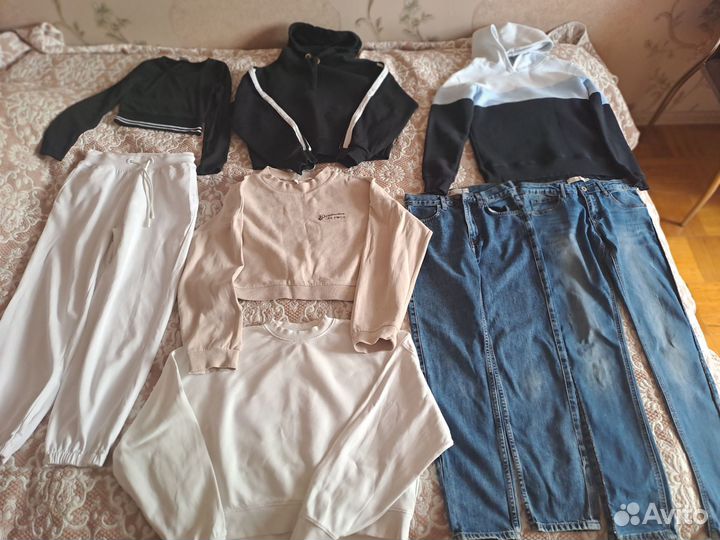 Джинсы и толстовки