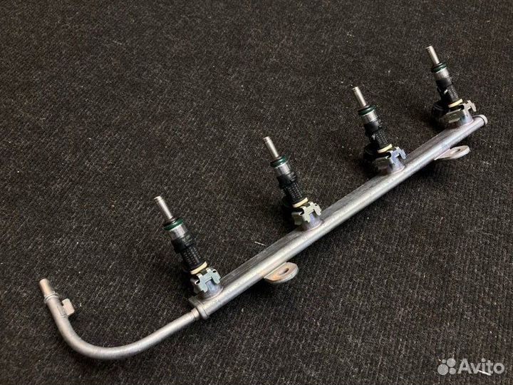 Топливная рампа с форсунками Mitsubishi Lancer