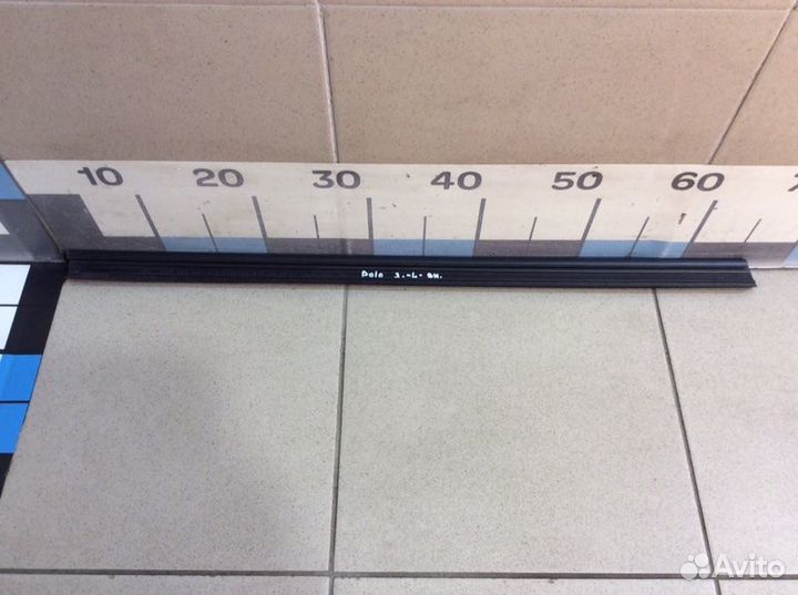 Накладка стекла задняя левая Volkswagen Polo 5