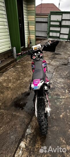 Regulmoto Seven Medalist 150e (2022)
