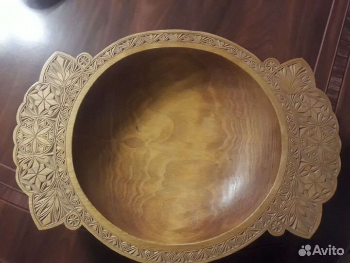 Миска с крышкой из дерева