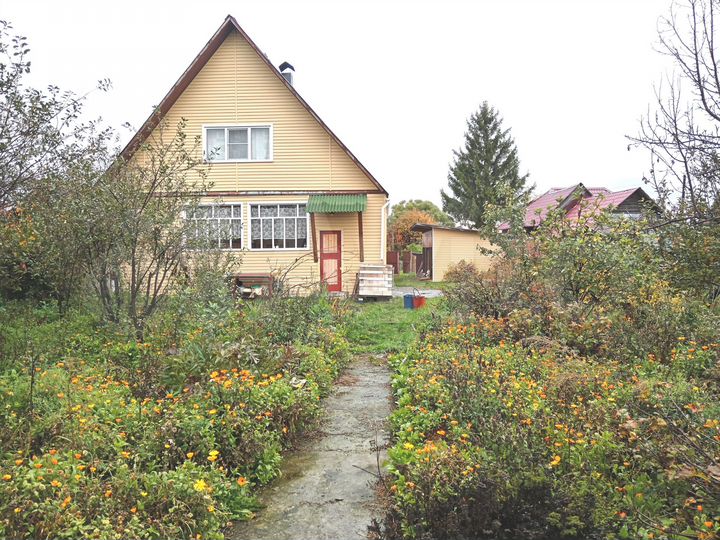 Дом 74,6 м² на участке 9,4 сот.