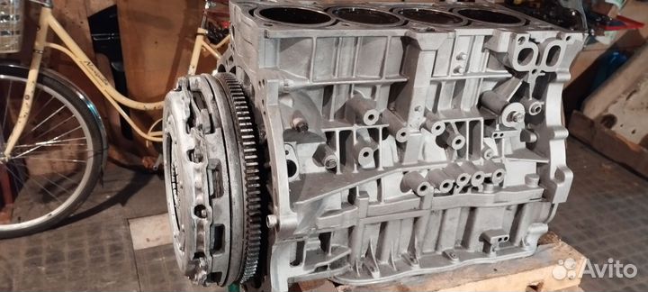 Блок двигателя Kia Sorento 2 2.4 бензин