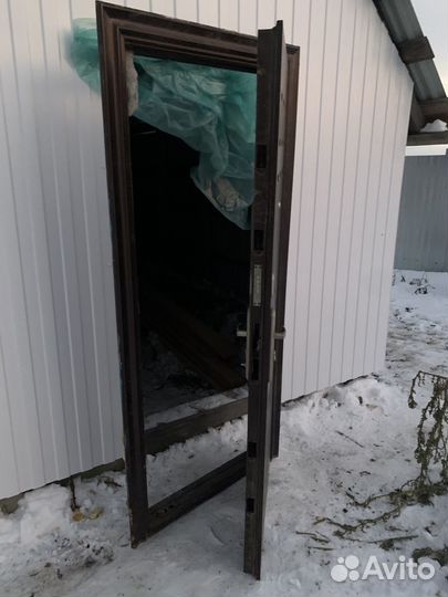 Дверь входная металлическая