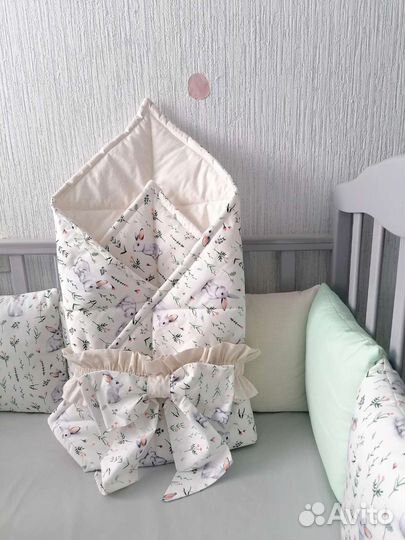 В наличии комплект в кроватку бортики новые