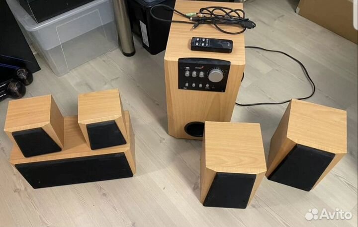 Сабвуфер плюс 5 колонок Genius SW-5.1