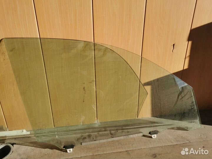 Стекло правое переднее toyota rav4 50
