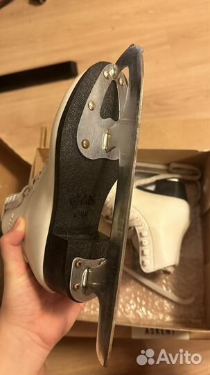 Коньки фигурные 36 размер