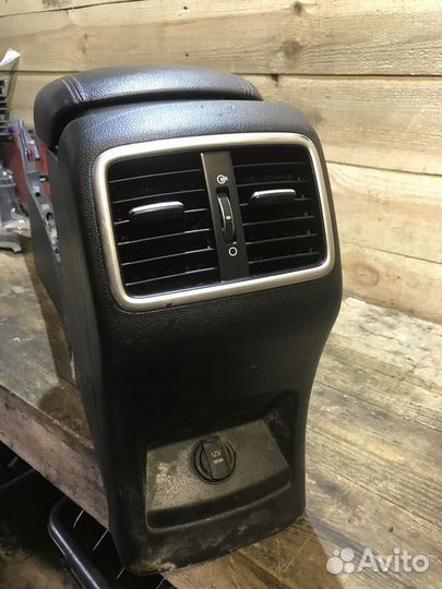 Консоль центральная Kia Sportage