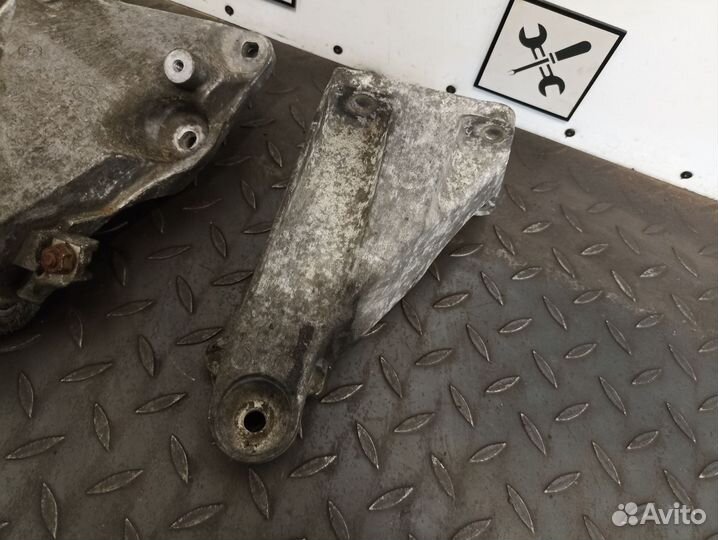 Кронштейн двигателя для BMW 3-serie E90 / E91