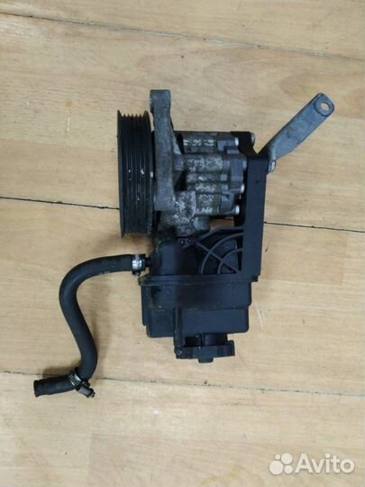 Насос гидроусилителя руля Mercedes Sprinter 906 OM