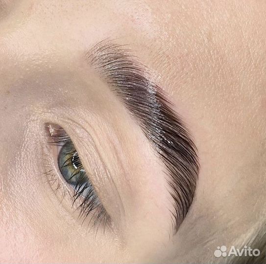 Коррекция и окрашивание бровей