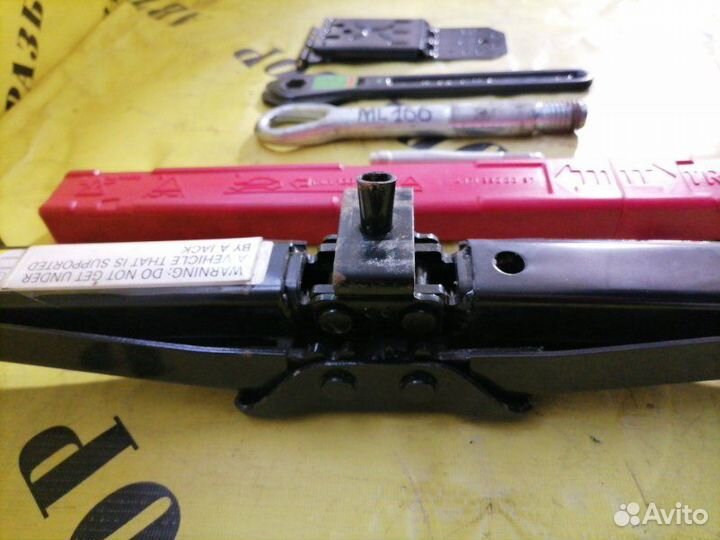 Ящик для инструмента Mercedes-Benz W166 M-Class