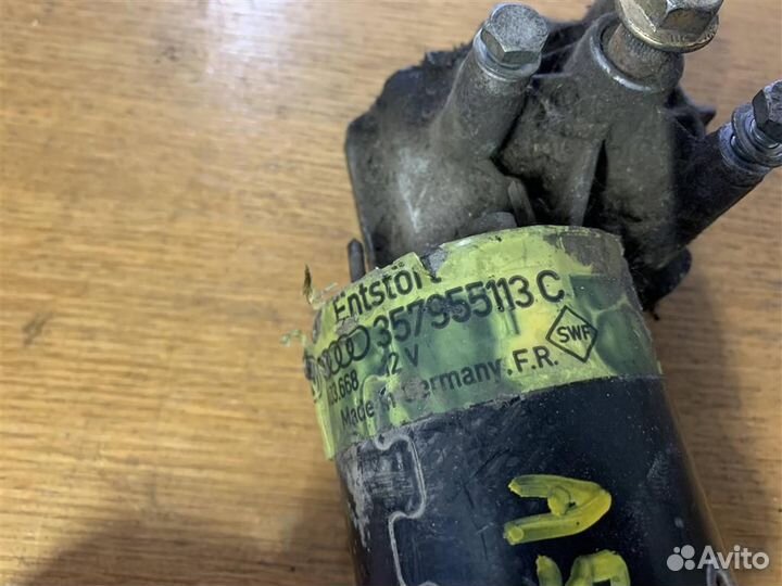 Моторчик стеклоочистителя передний VW Passat B4