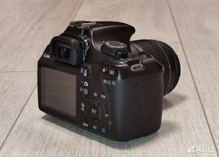 Зеркальный фотоаппарат Canon EOS 1100D