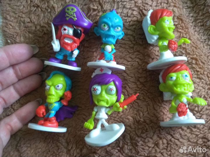 Игрушки-фигурки Зомби