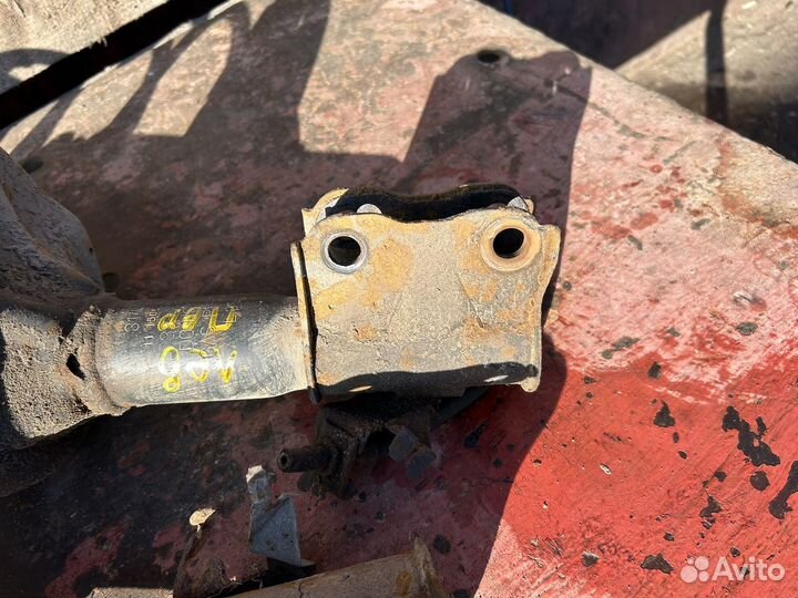 Передние стойки на mitsubishi lancer 9