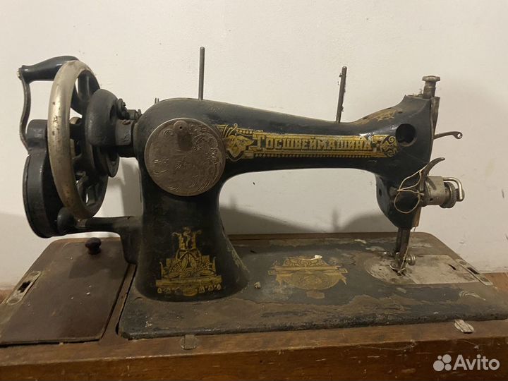 Швейная машина