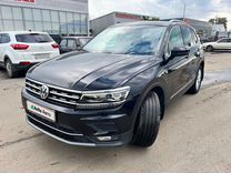 Volkswagen Tiguan 2.0 AMT, 2019, 72 700 км, с пробегом, цена 2 990 000 руб.