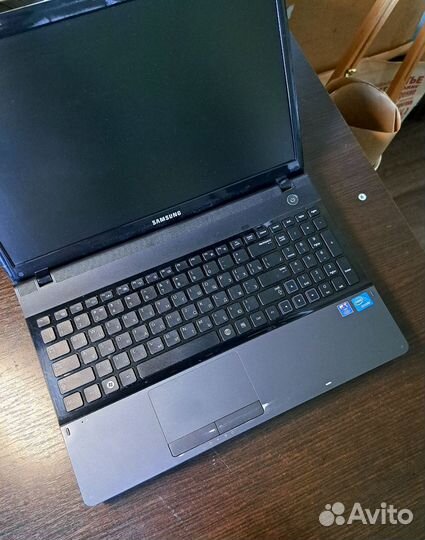 Ноутбук samsung np300e5x