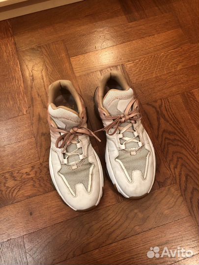 Кроссовки женские 40 размер