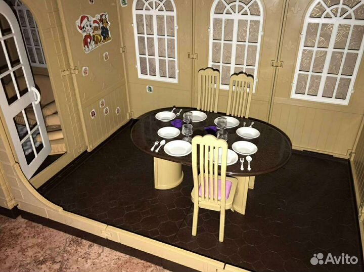 Кукольный домик с мебелью