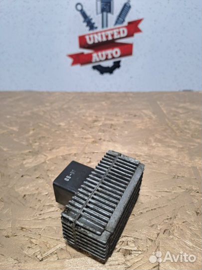 Реле свечей накала Opel Zafita A 2.0TDI 2001