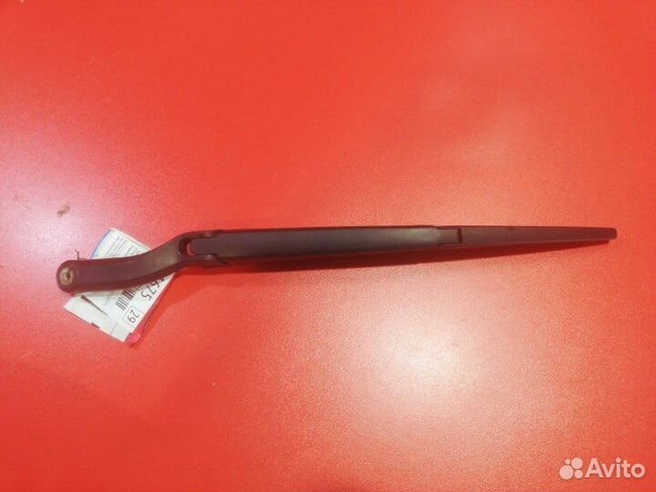 Поводок стеклоочистителя задний Toyota Land