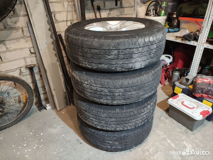 Bridgestone Dueler A/T 245/70 R16