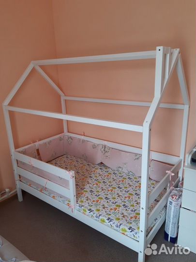 Детская кровать домик