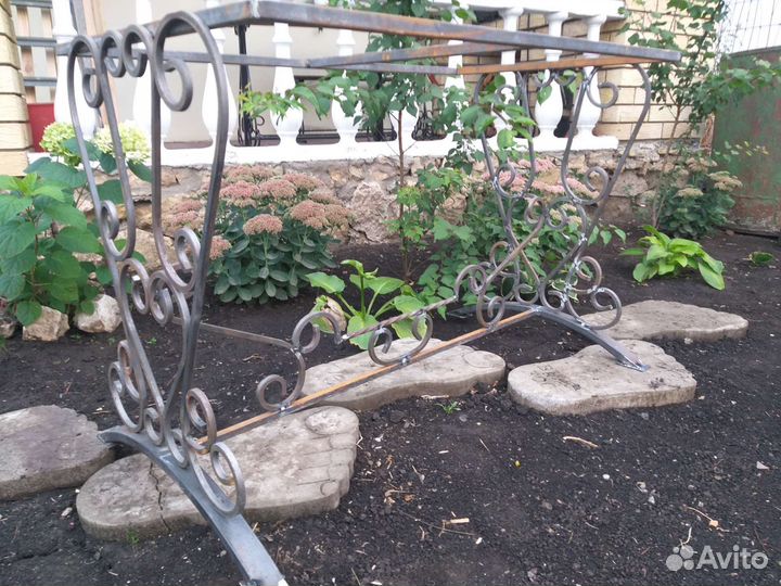 Кованный стол