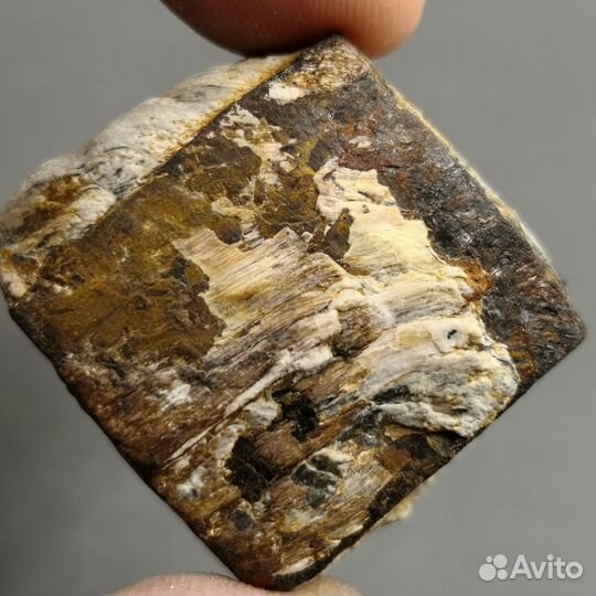 Псевдоморфоза лимонита по пириту