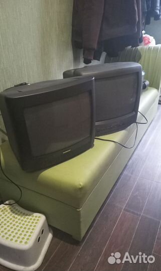 Телевизор 40 рабочие с пультами