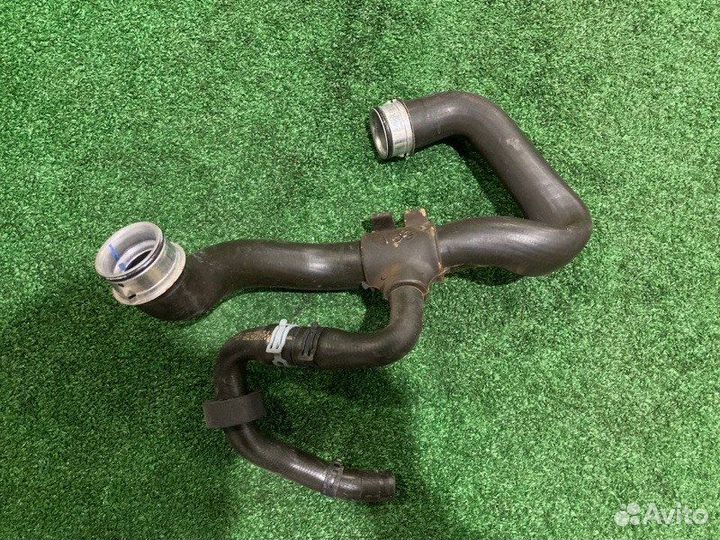 Патрубок радиатора нижний Mercedes-Benz E-Class