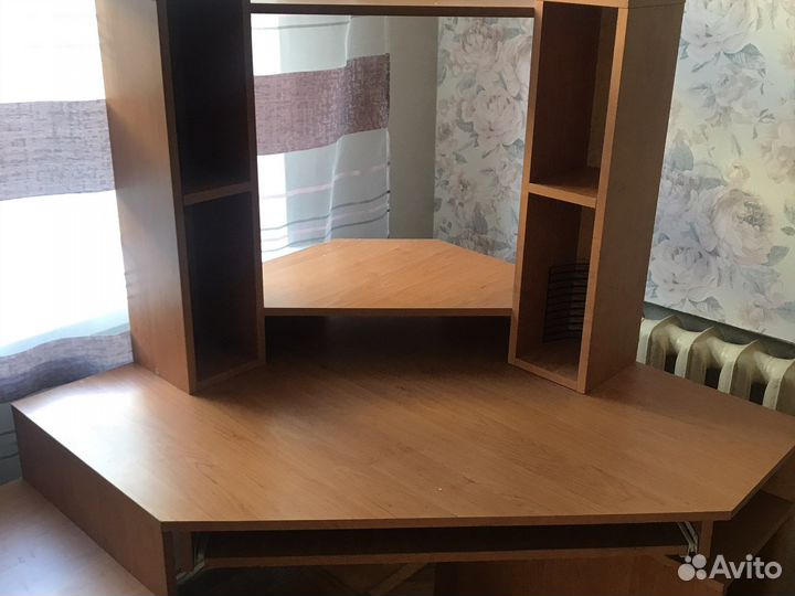 Компьютерный стол