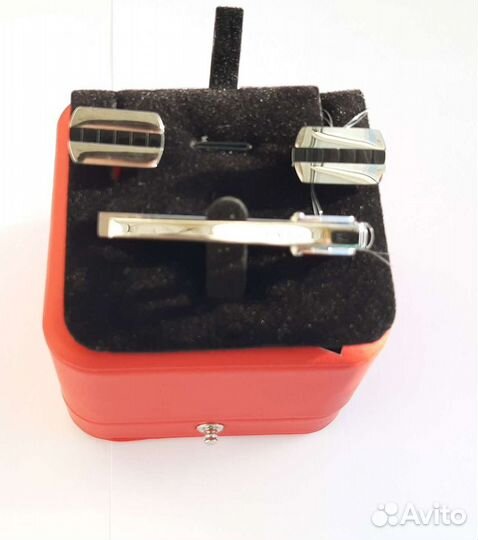 Продам новые запонки (2 комплекта)