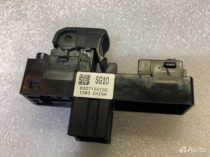 Кнопка стеклоподъемника Subaru Forester