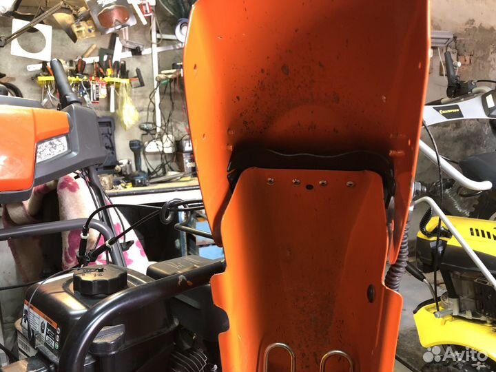 Снегоуборщик бензиновый Husqvarna ST 224